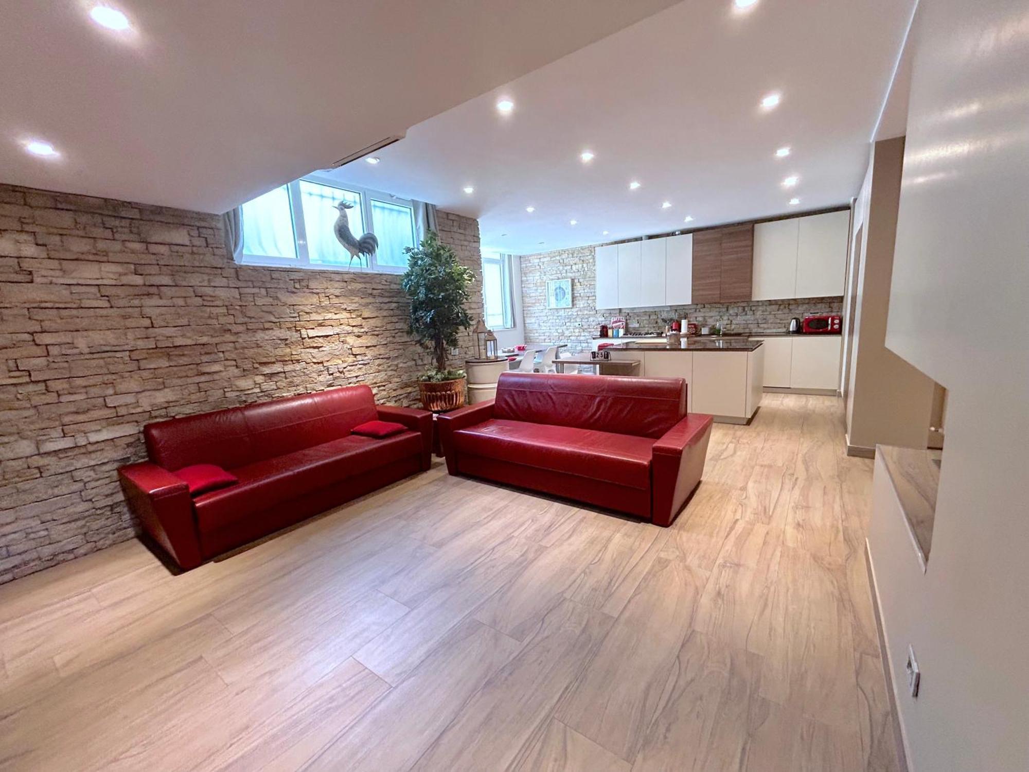 Apartment R39 Elegant With Private Parking